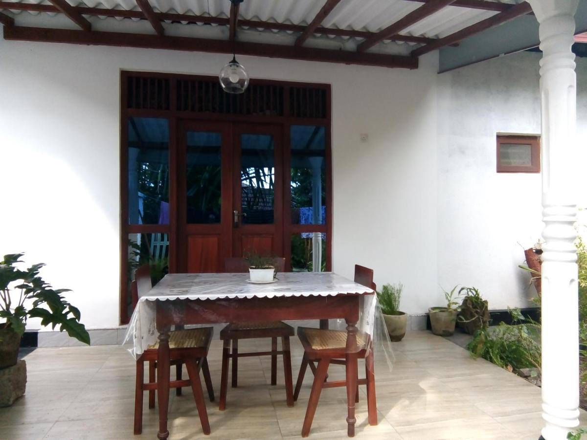Sisila Villa Bentota Bagian luar foto